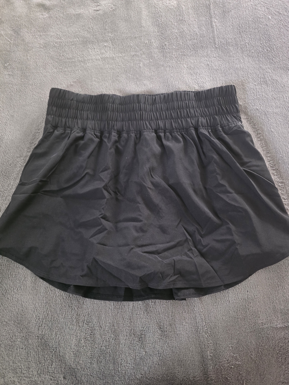 Black Elastic-Waist Athletic Skort with Flared Hem